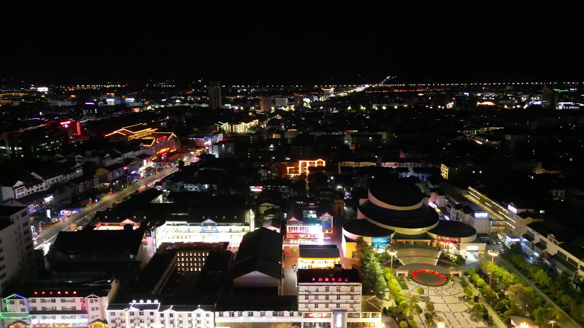 航拍云南丽江城市夜景视频的预览图