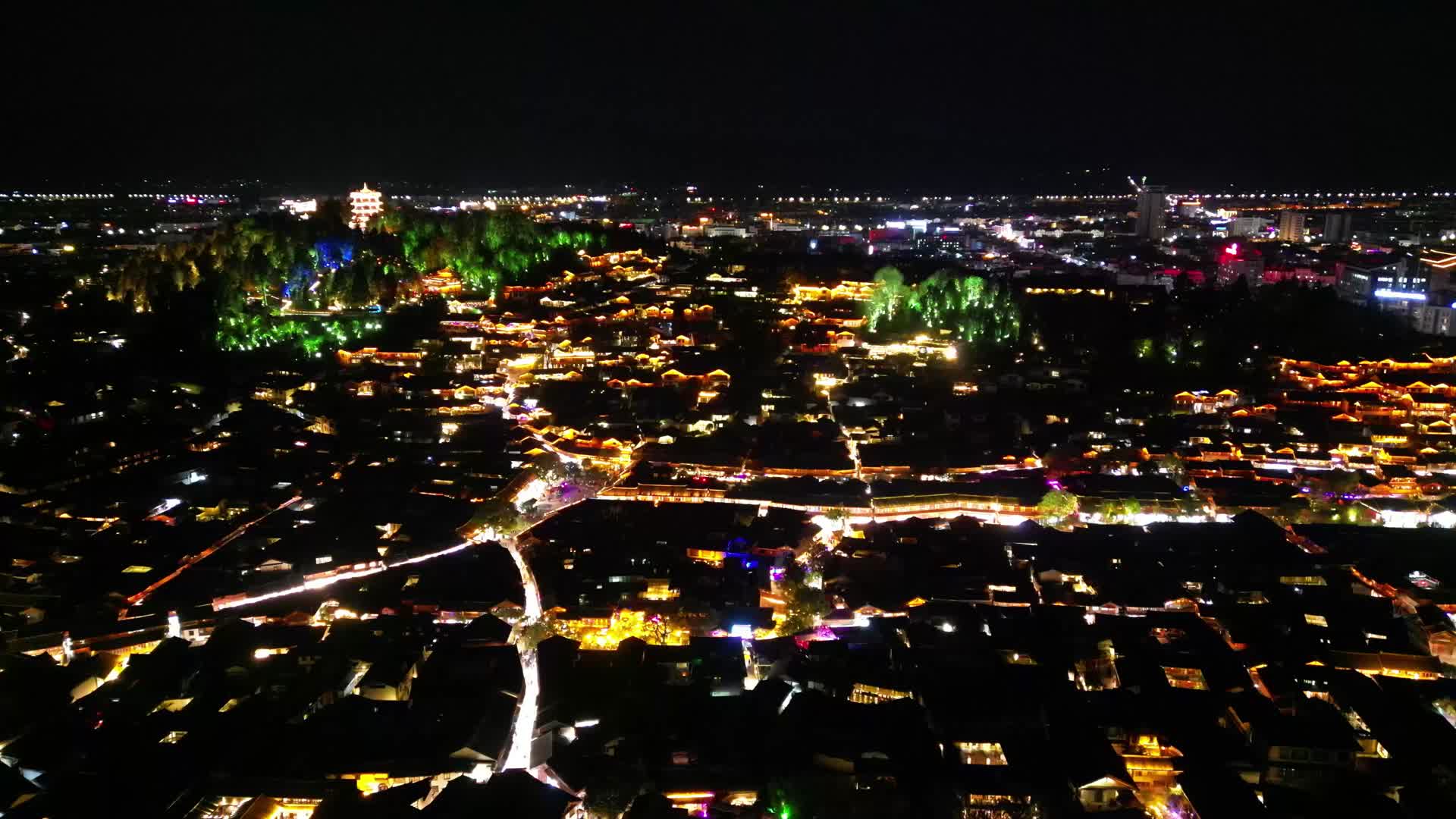 航拍云南丽江古城5A景区夜景视频的预览图