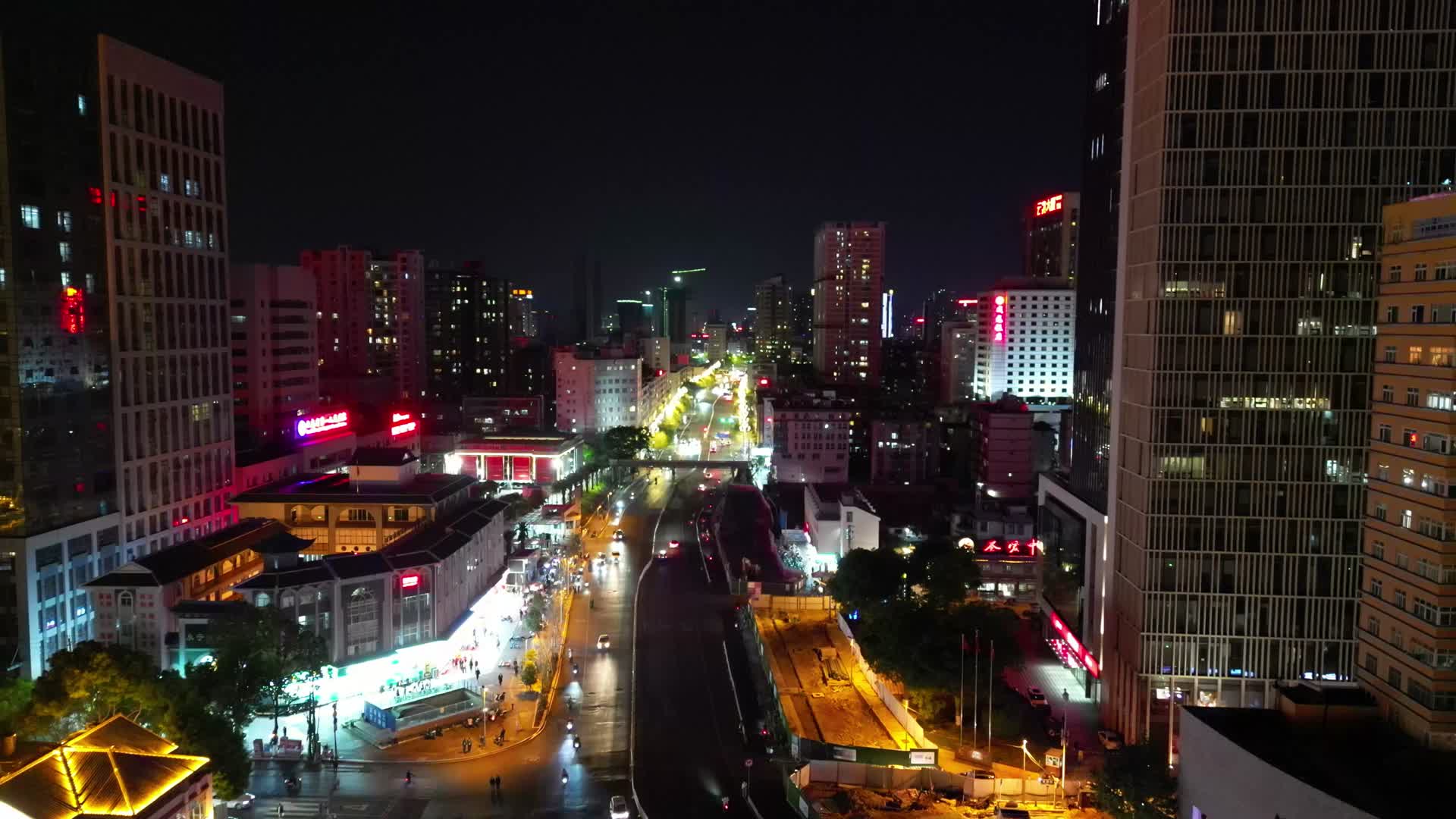 航拍云南昆明城市交通视频的预览图