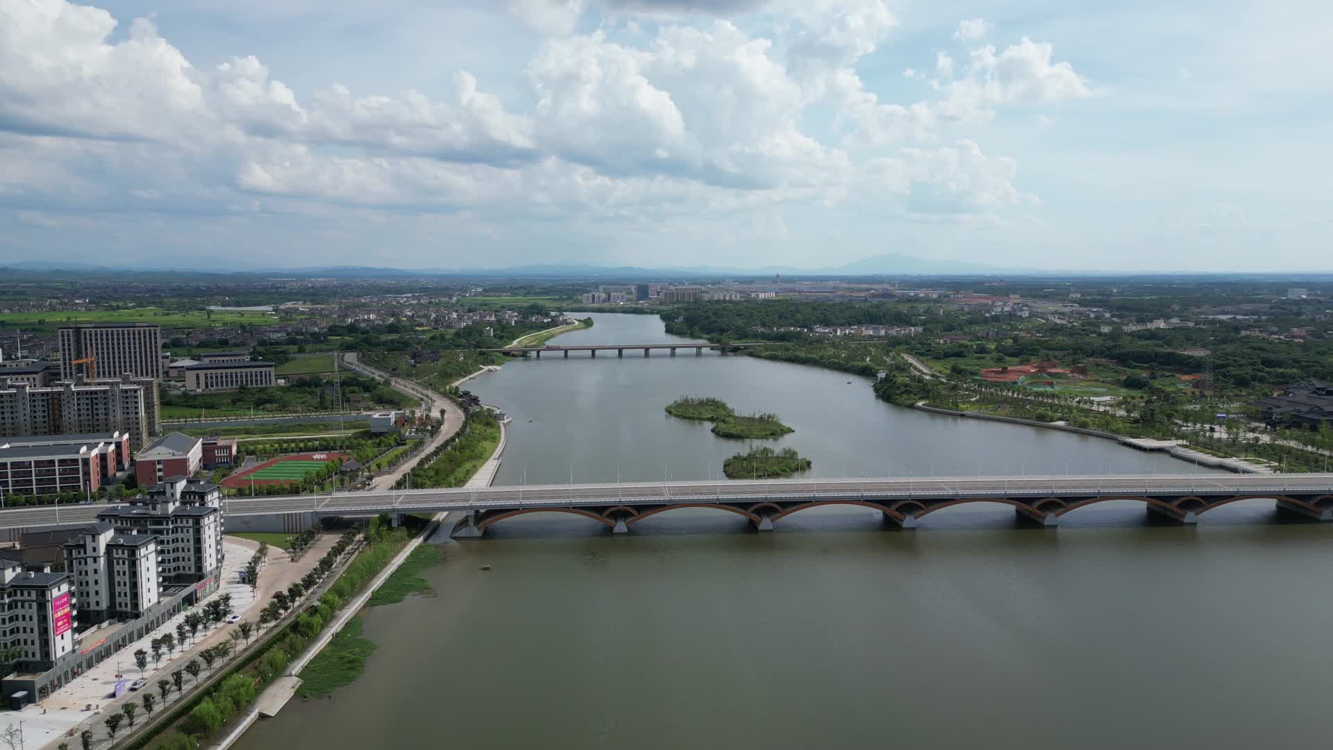 航拍江西抚州临川才子大桥视频的预览图