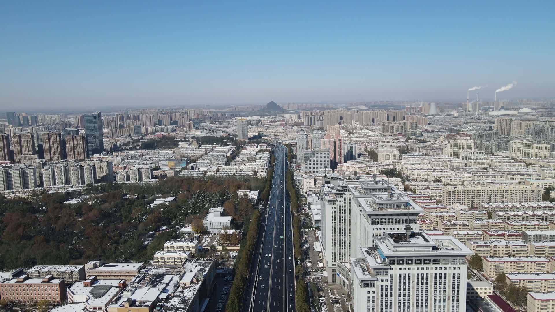 航拍山东济南城市风光城市发展视频的预览图