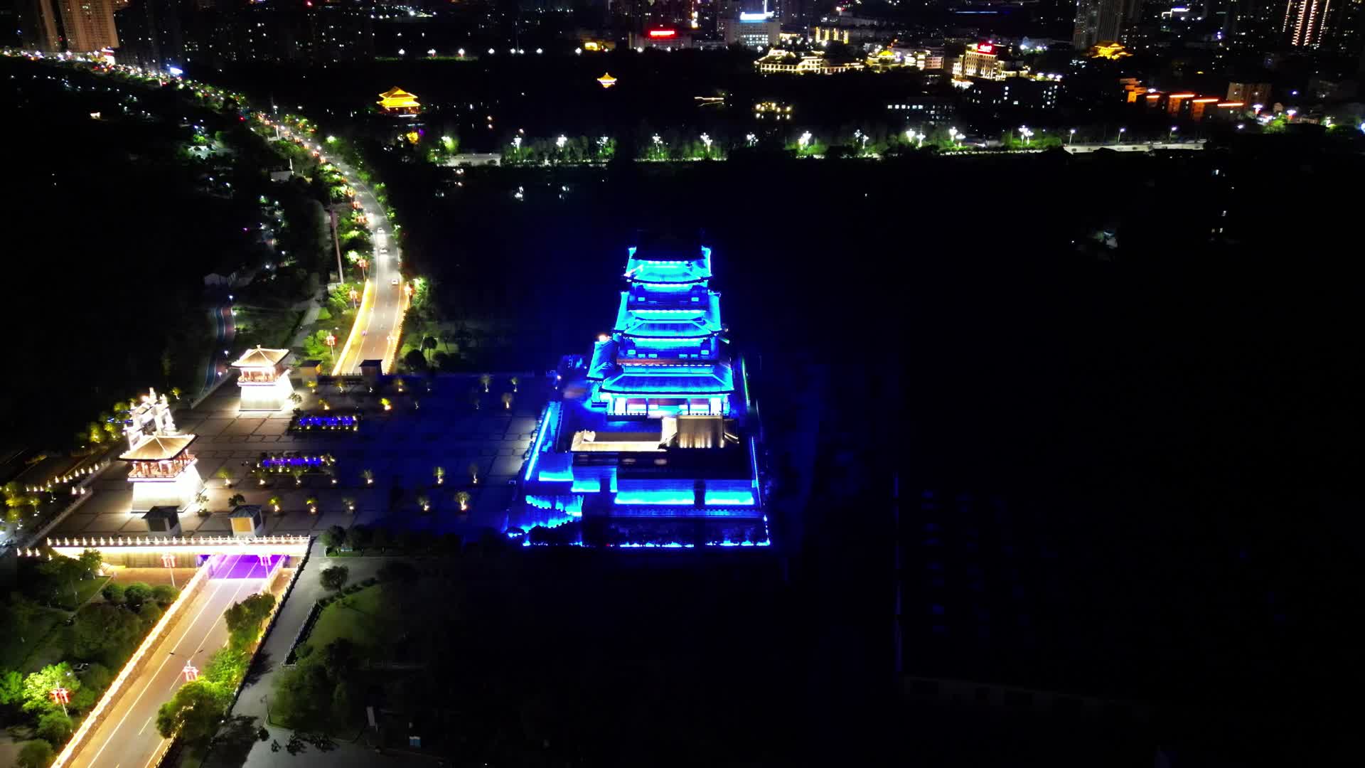 航拍江西抚州拟岘台景区夜景视频的预览图