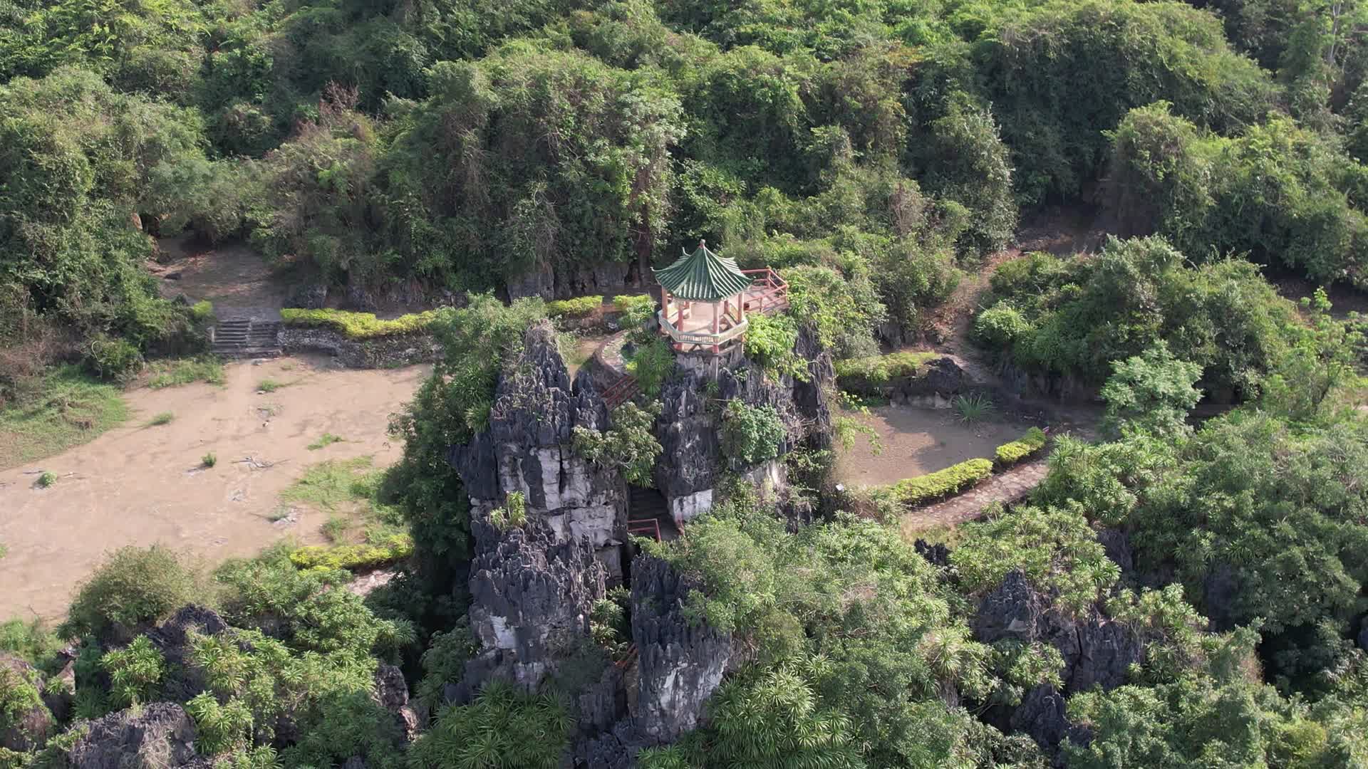 广西崇左石景林4A景区航拍视频的预览图