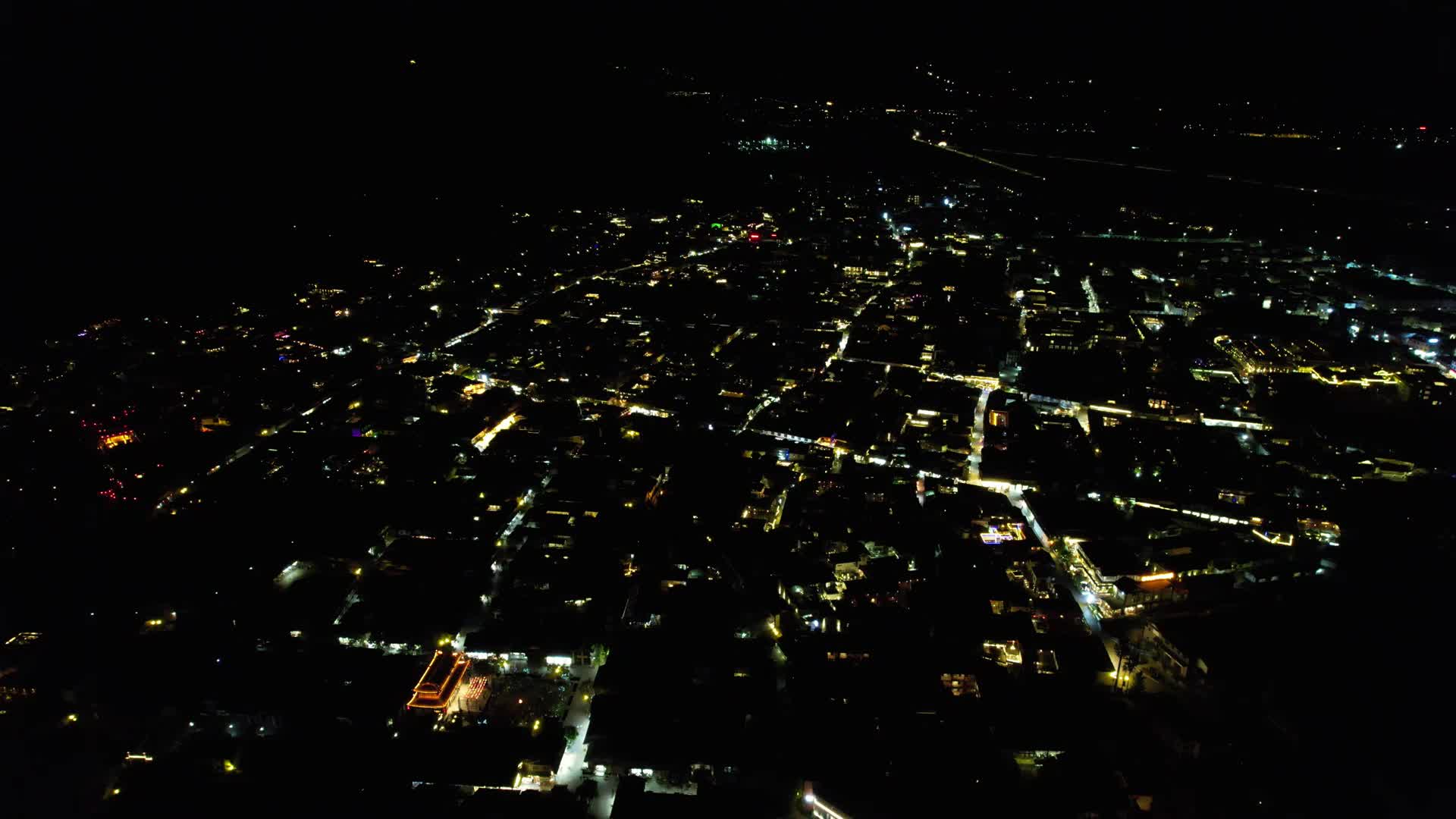 云南束河古镇夜景灯光航拍视频的预览图