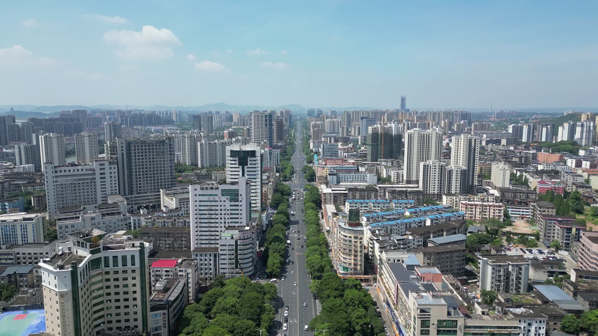 航拍江西吉安城市建设交通大道阳明东路视频的预览图