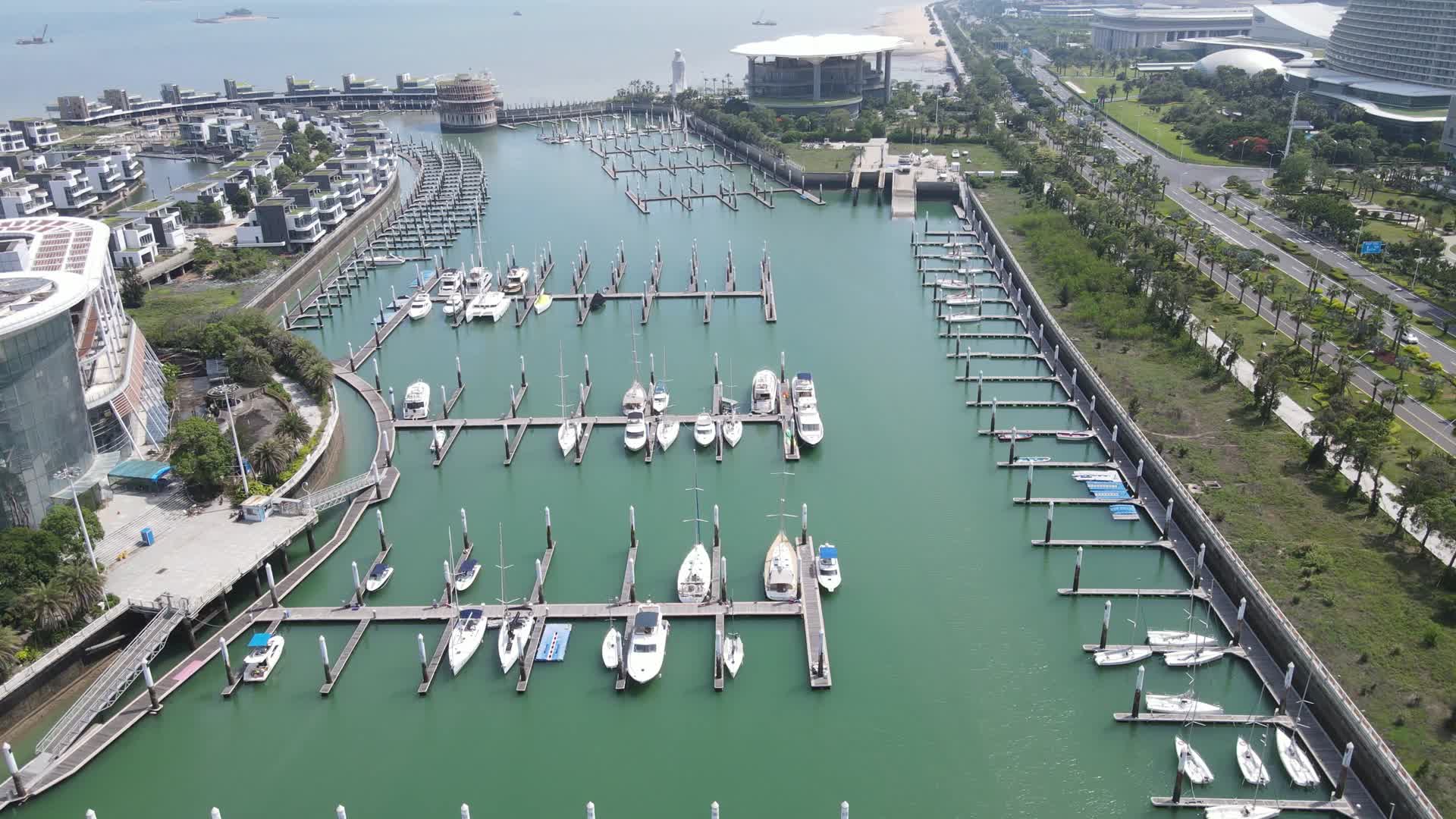 城市航拍湖南长沙湘江码头视频的预览图