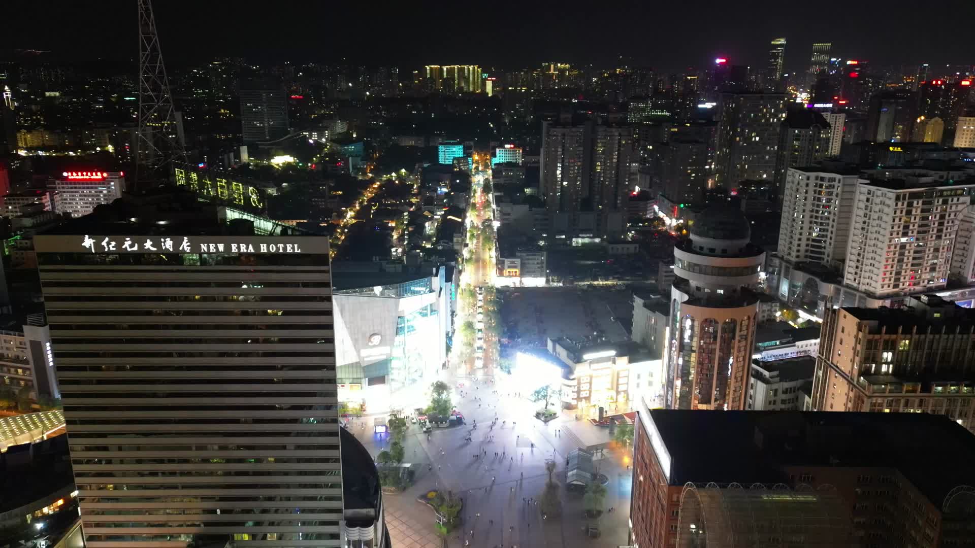 航拍云南昆明五华区步行街夜景视频的预览图