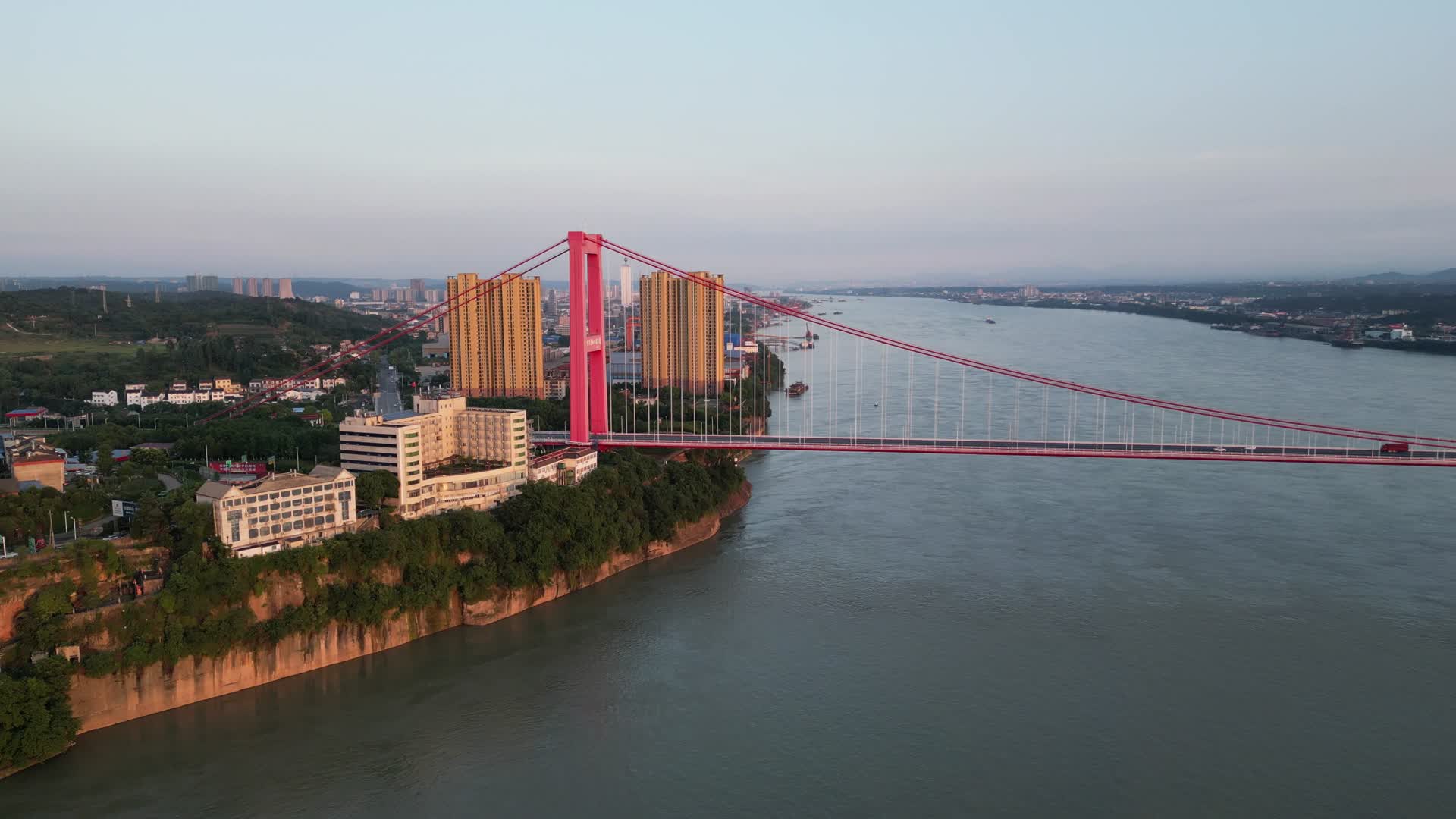 城市航拍湖北宜昌长江大桥交通视频的预览图