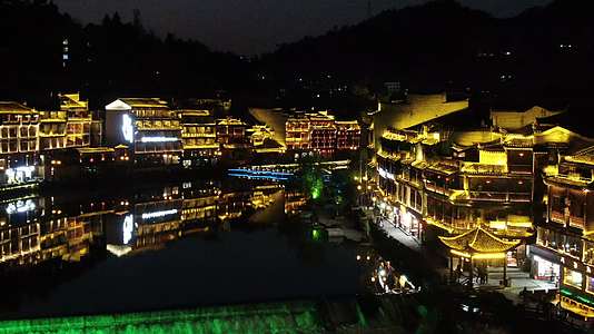 贵州镇远古镇夜景灯光视频的预览图