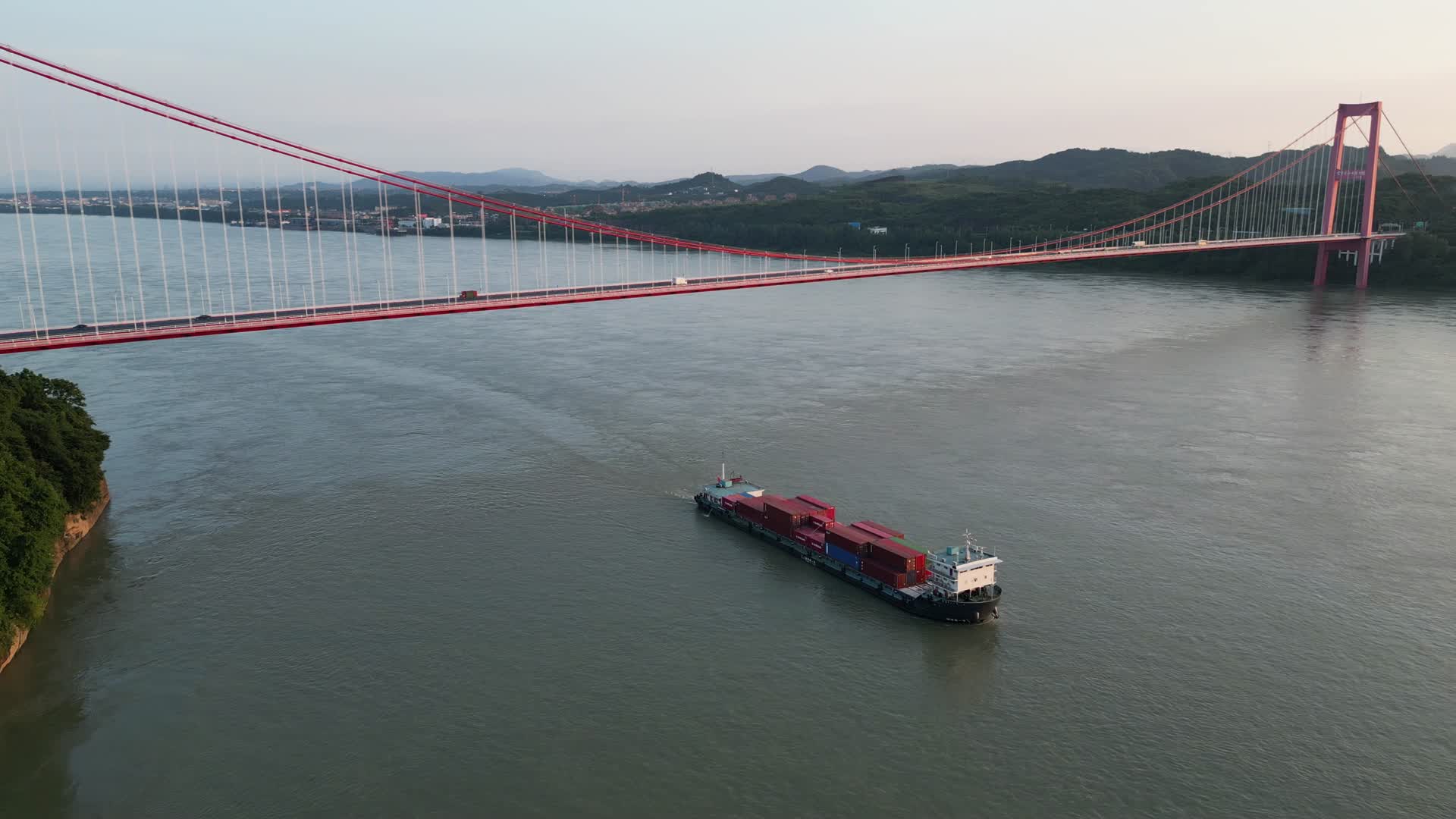 湖北宜昌城市风光航拍视频的预览图