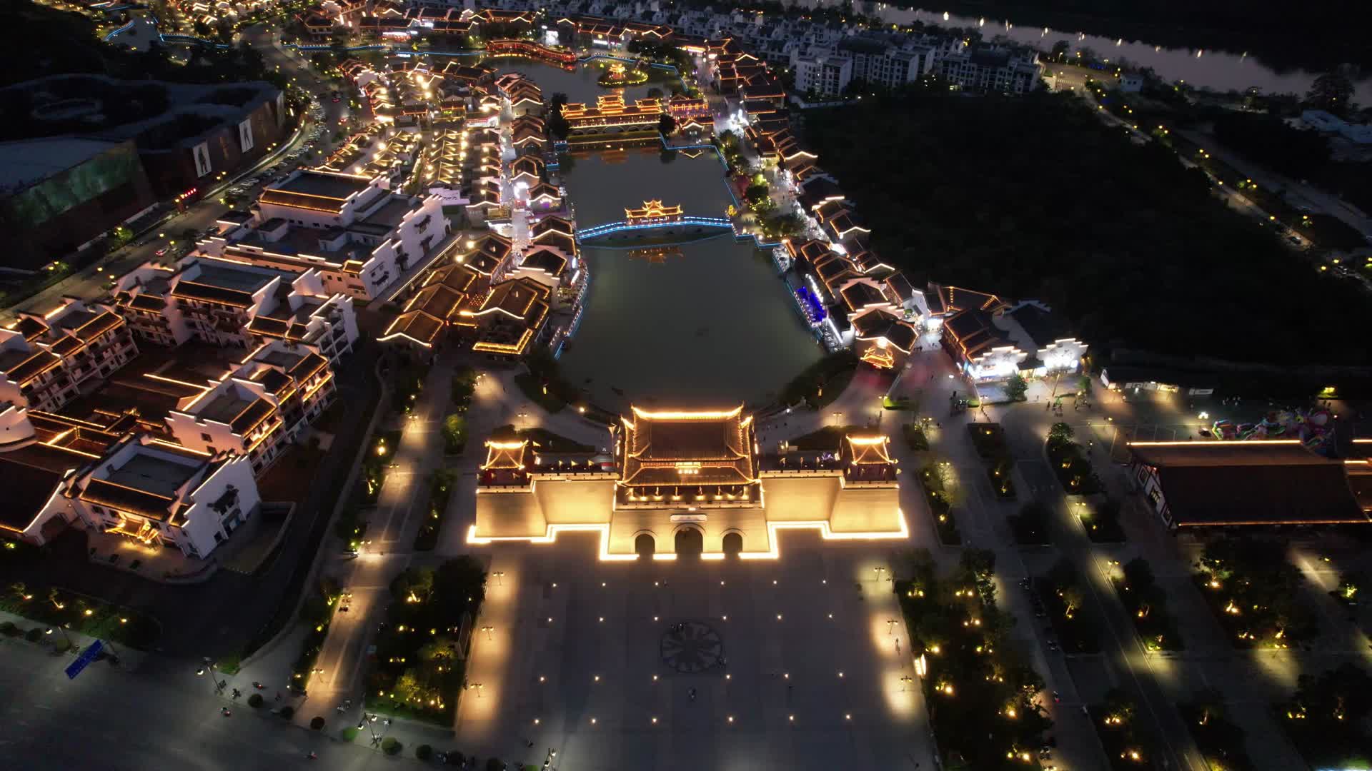 广西崇左太平古城夜景航拍视频的预览图