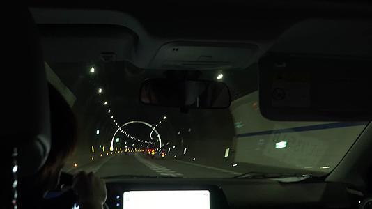 怀柔隧道通过隧道亮光穿山视频的预览图