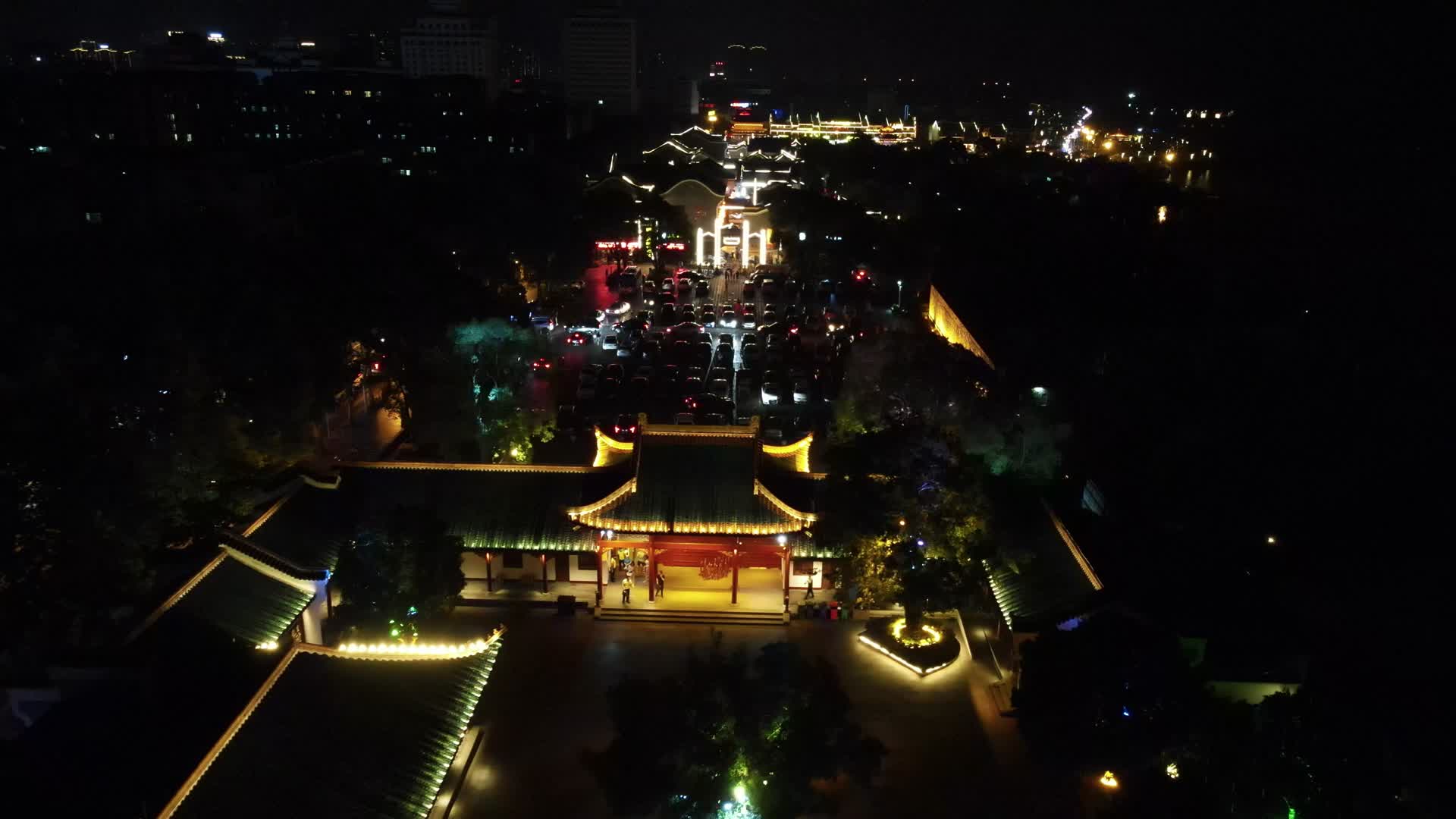 湖南岳阳楼5A景区夜景航拍视频的预览图