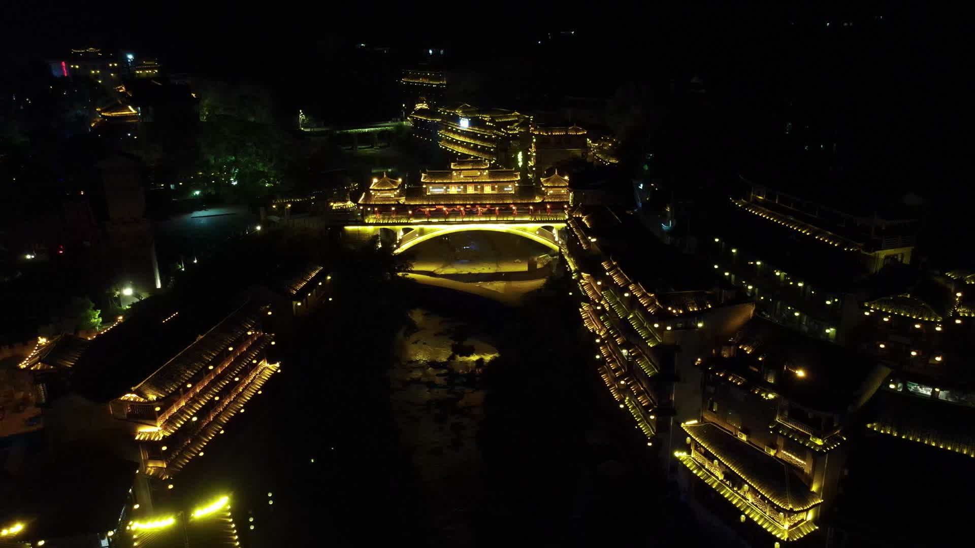 旅游景区湖南湘西芙蓉镇夜景视频的预览图