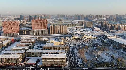 航拍山东济南城市雪景视频的预览图