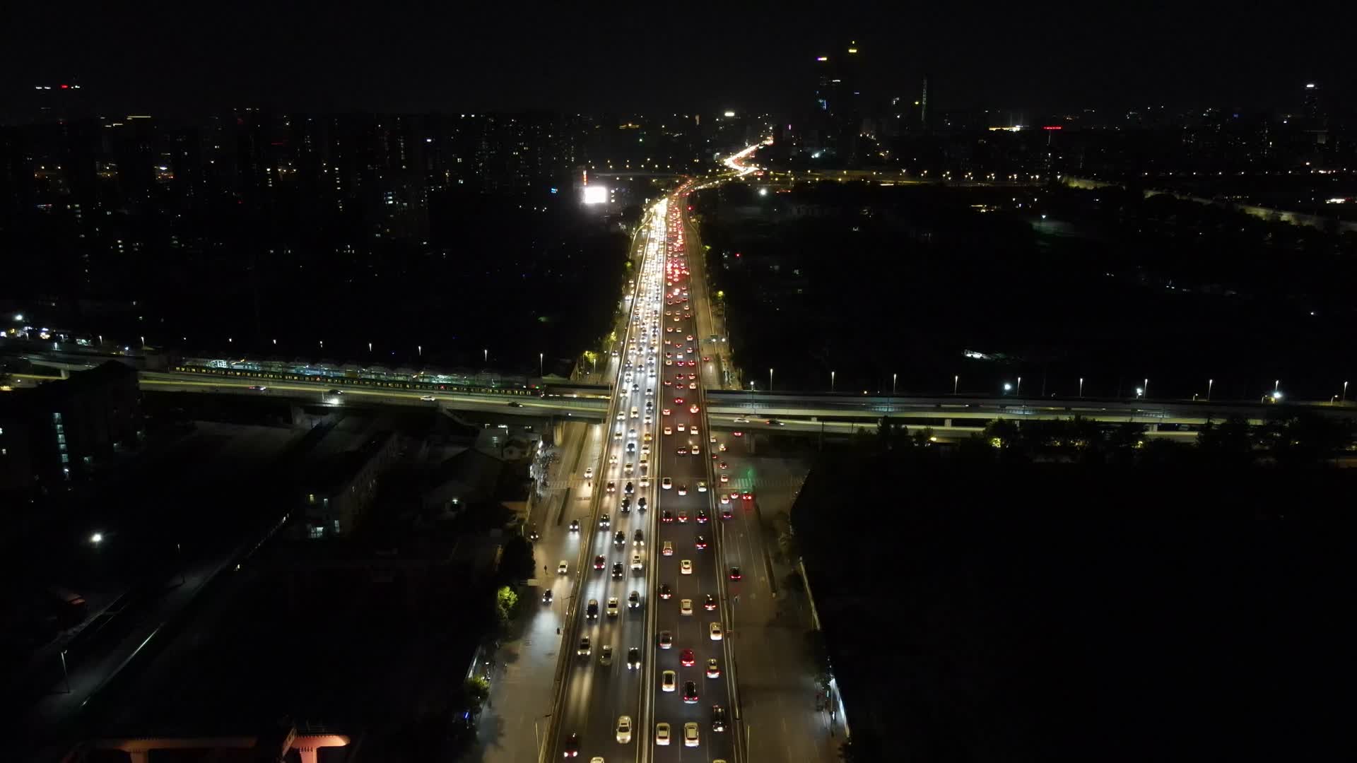 江苏南京城市交通夜景立交桥高架桥航拍视频的预览图