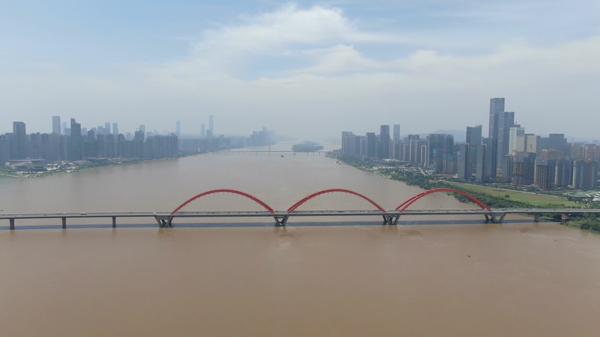 湘江福元路大桥交通航拍视频的预览图