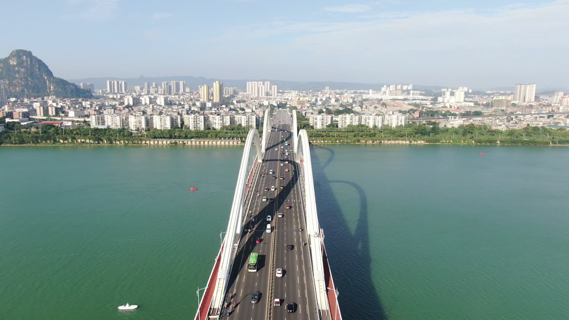 城市航拍柳州广雅大桥视频的预览图