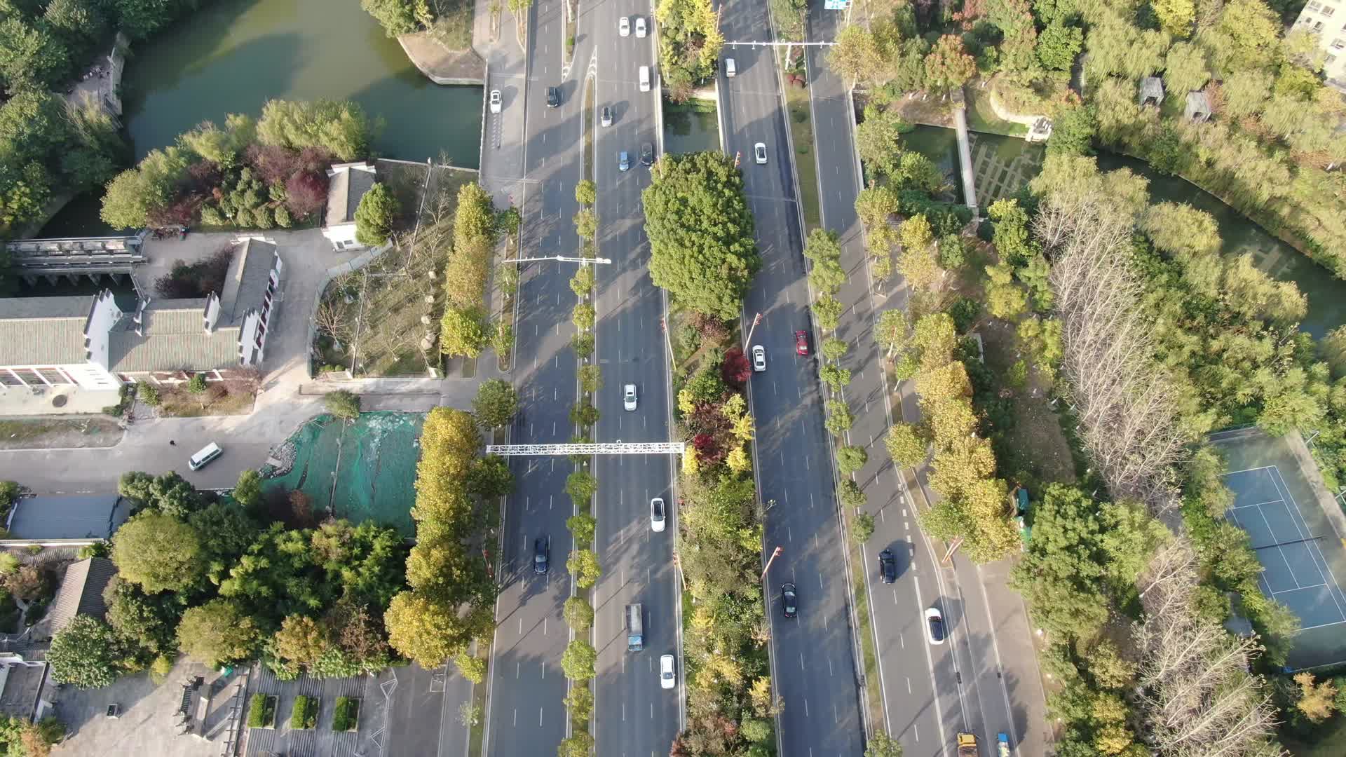 城市航拍南京城市交通视频的预览图