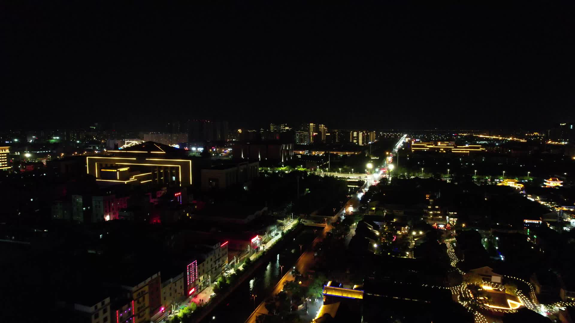 云南昆明官渡古镇夜景航拍视频的预览图