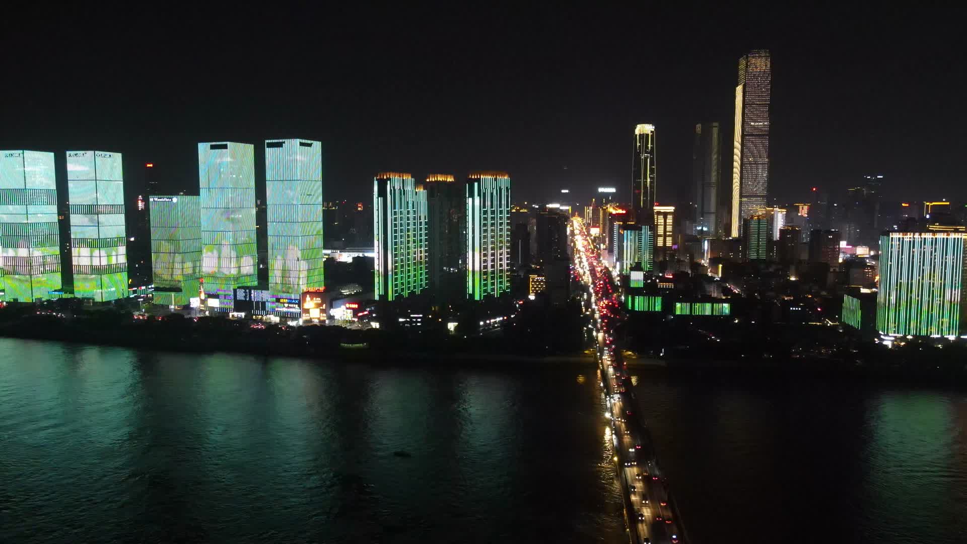 长沙橘子洲大桥夜景交通航拍视频的预览图