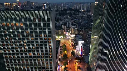 城市航拍宜昌夜景交通视频的预览图