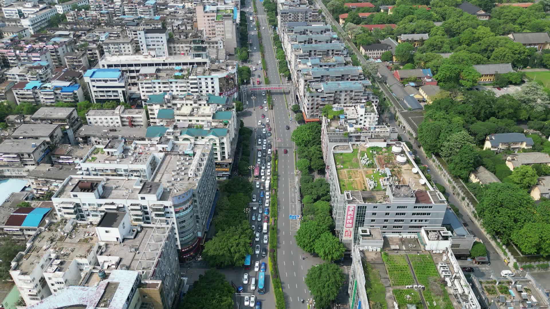 广西柳州城市风光航拍视频的预览图