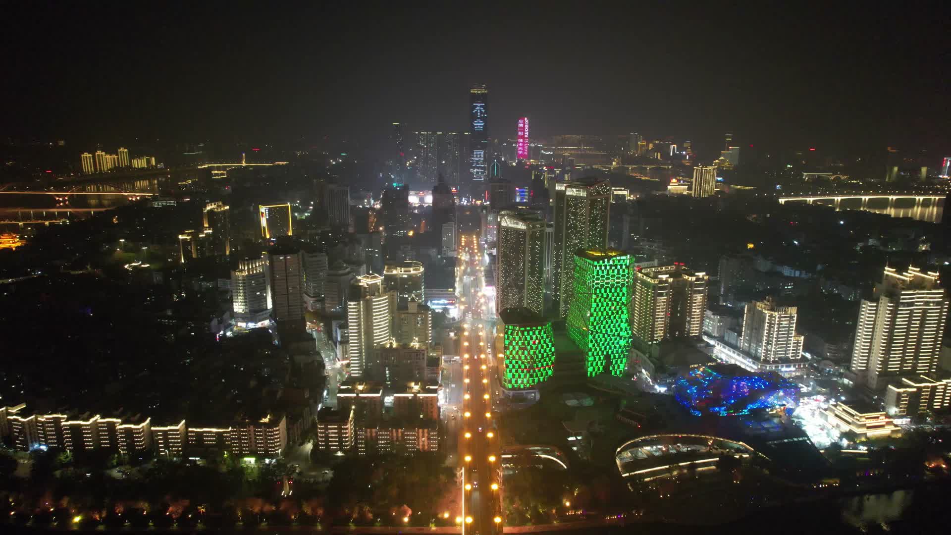 广西柳州五星商业广场五星商业步行街夜景视频的预览图