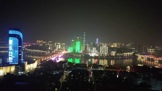 航拍广西柳州夜景地标建筑视频的预览图