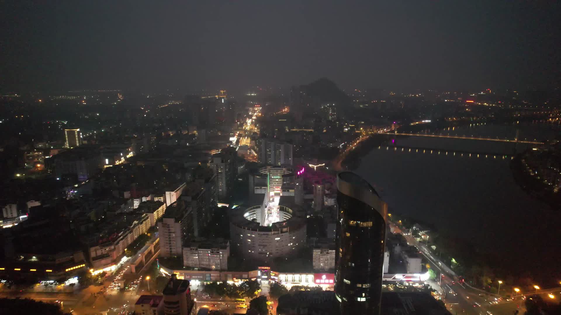 航拍广西柳州谷埠街夜景视频的预览图