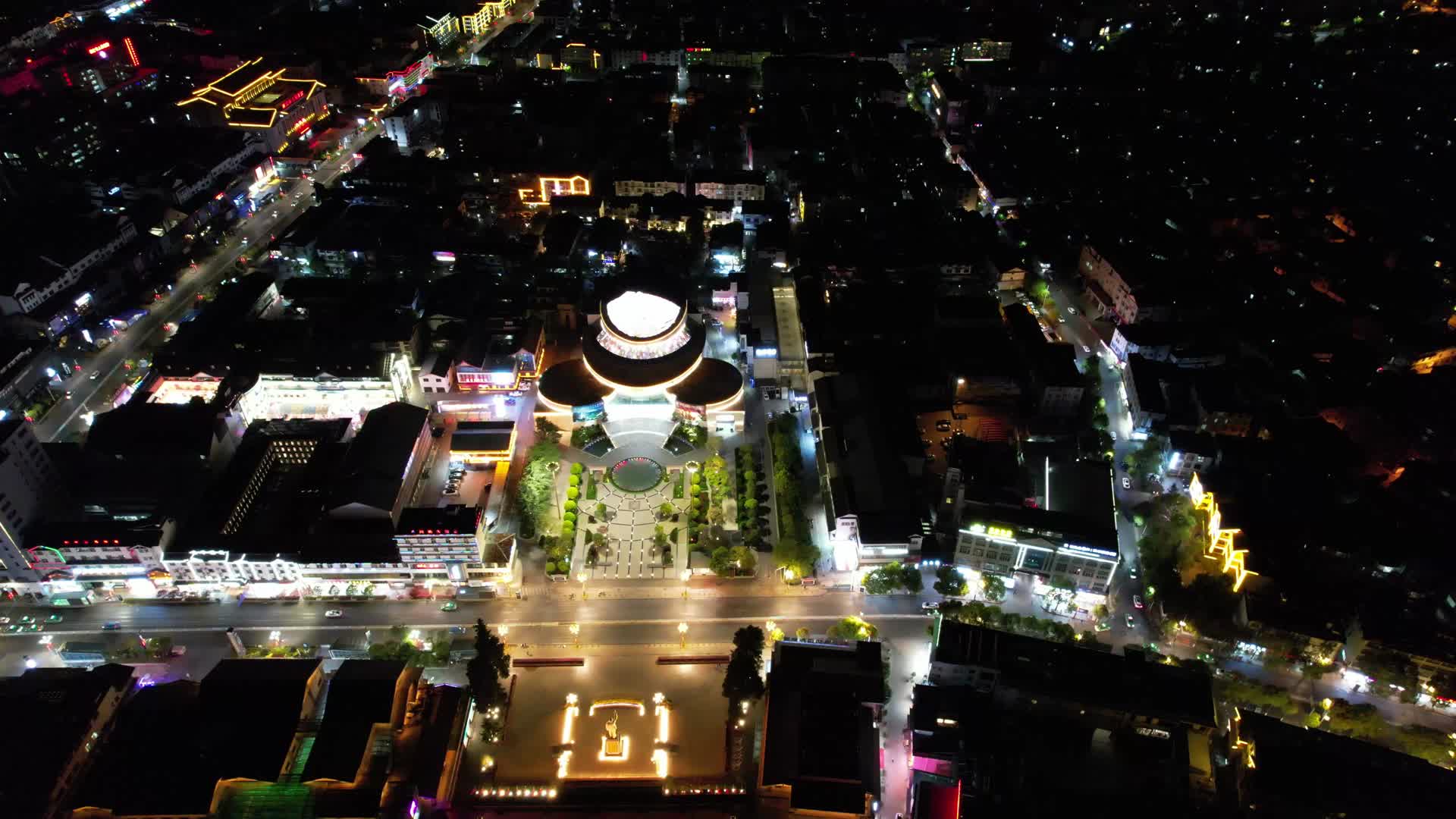 丽江古城5A景区夜景灯光航拍视频的预览图