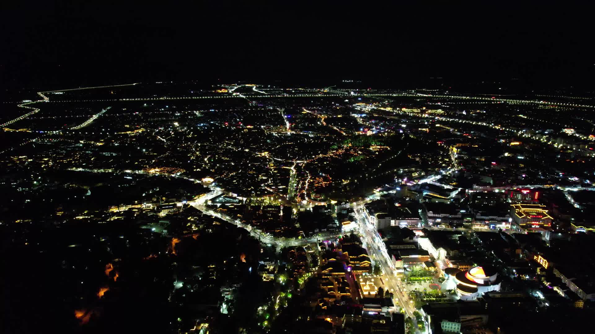 云南丽江古城城市夜景灯光航拍视频的预览图