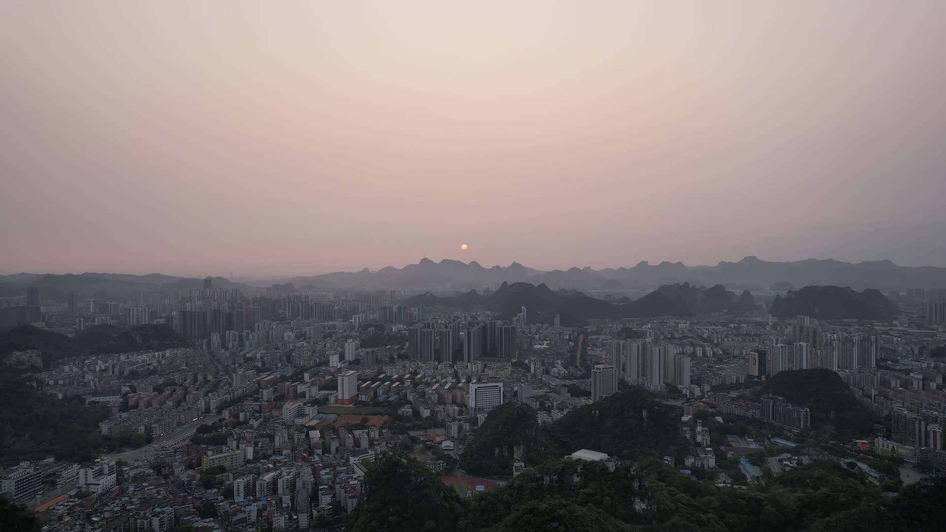 广西柳州城市清晨日出航拍视频的预览图