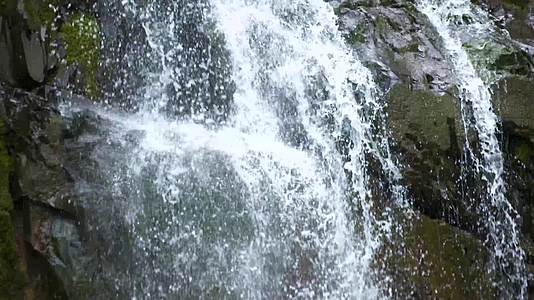 4kl1鼎湖山瀑布近景升格高帧视频的预览图