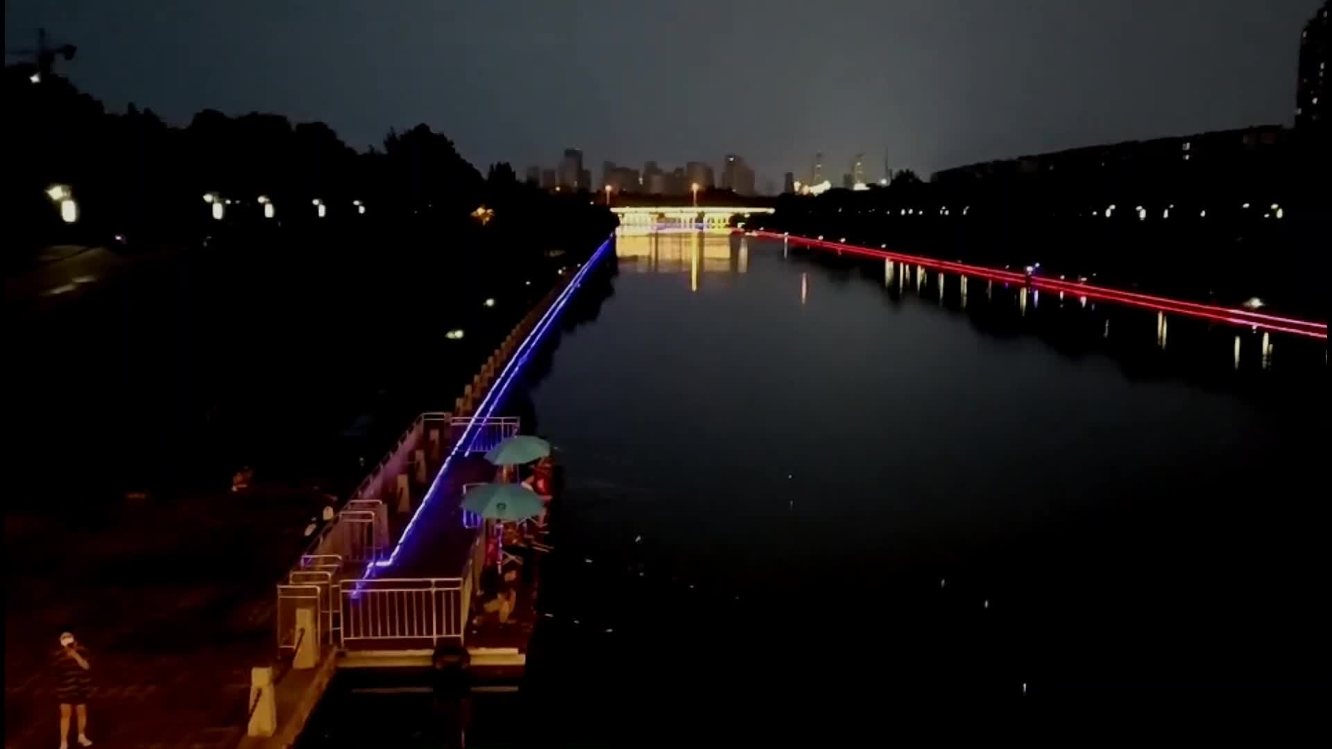 夜晚河边视频的预览图