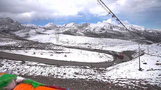 西藏蜿蜒公路视频的预览图