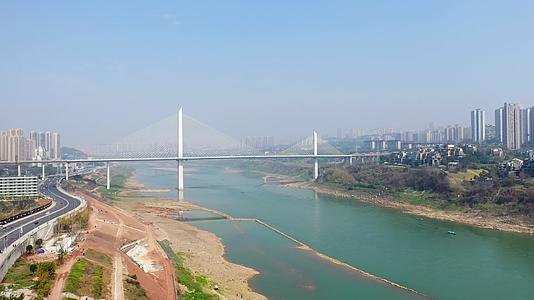 4K重庆沙坪坝双碑大桥航拍双碑大桥视频的预览图