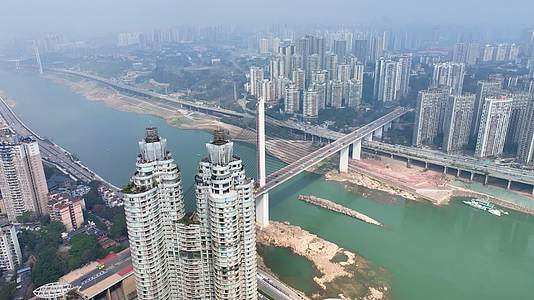 4K重庆嘉陵江石门大桥沙坪坝航拍视频的预览图