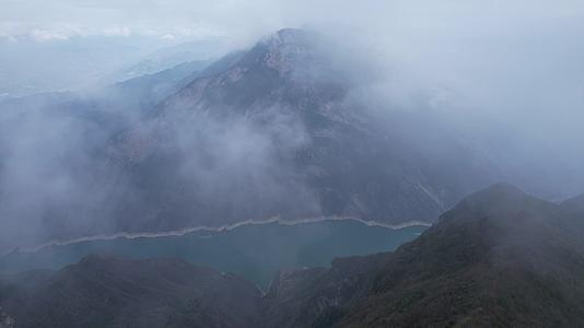 4K三峡之巅云雾视频的预览图