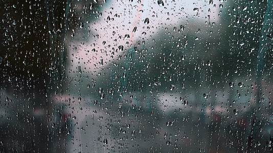 下雨天街道空镜合集视频的预览图