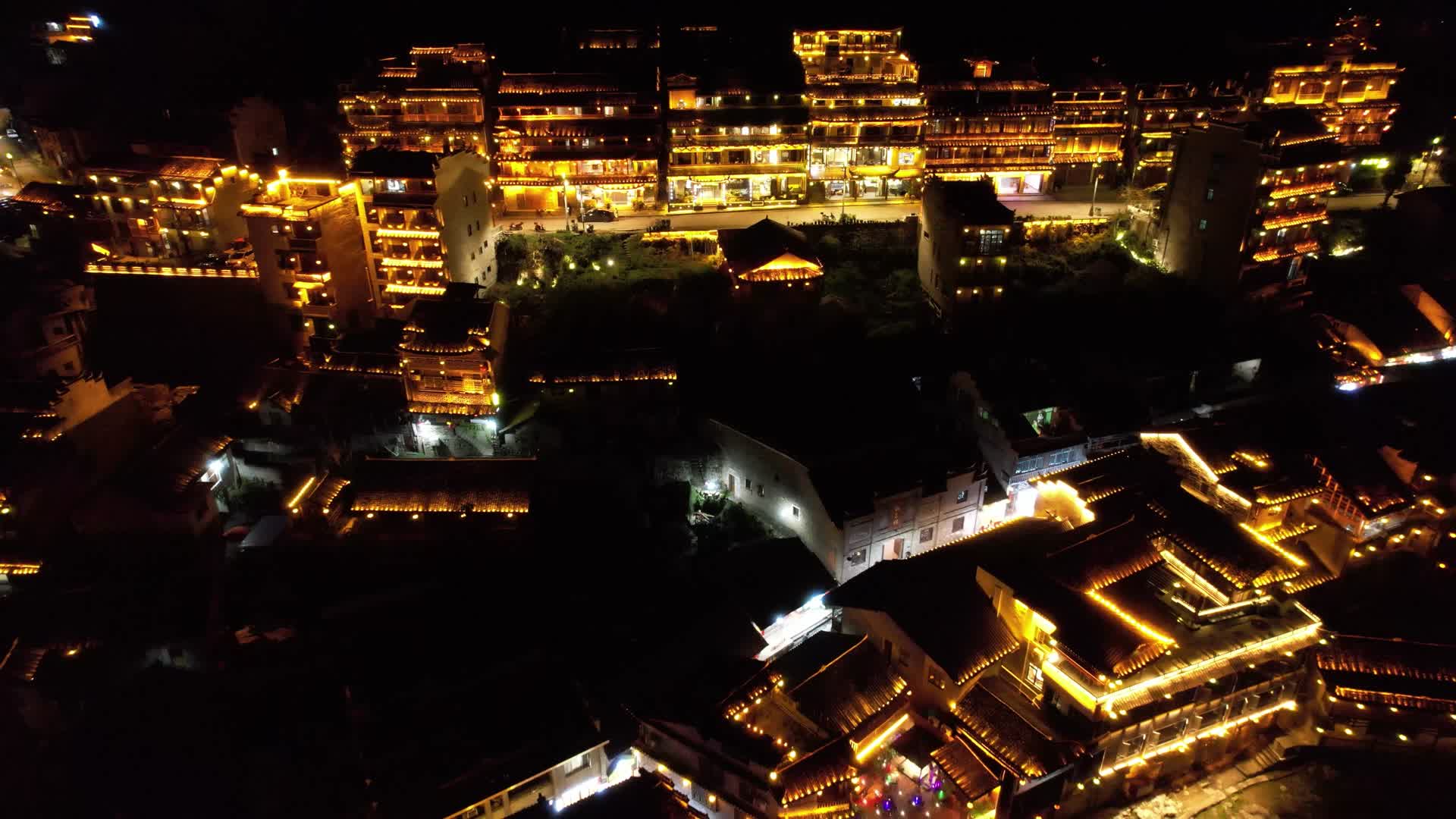 4K湘西芙蓉镇4A景区夜景航拍视频视频的预览图