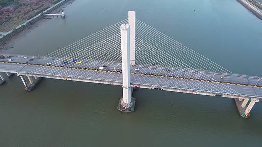 4K珠海横琴大桥航拍视频视频的预览图