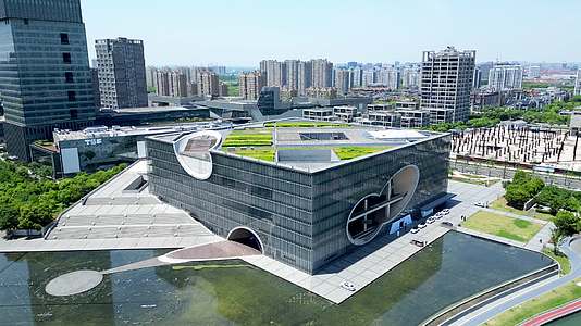上海嘉定保利大剧院建筑航拍4K60帧视频的预览图