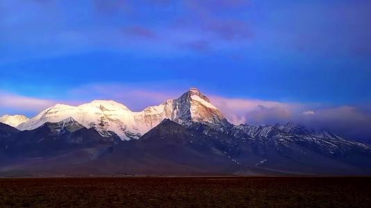 西藏延时摄影卓木拉日雪山喜马拉雅羊卓雍措视频的预览图