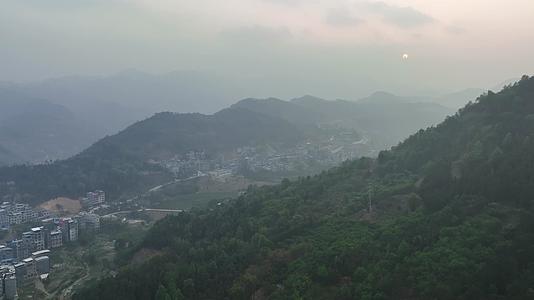 4K航拍贵州望谟清晨日出风景视频的预览图