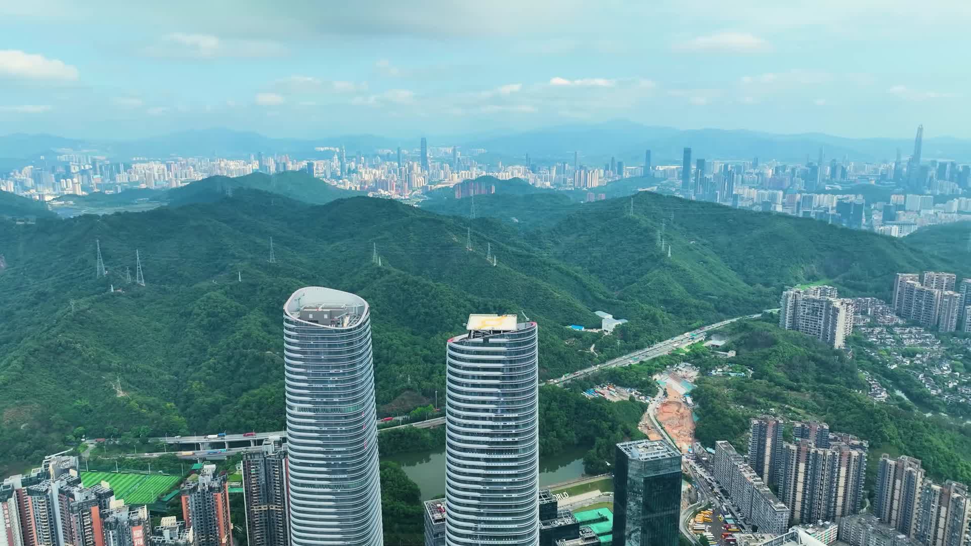 航拍深圳新地标双子塔视频的预览图