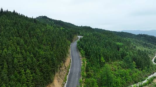 4K航拍贵州册亨万重山公路风景视频的预览图