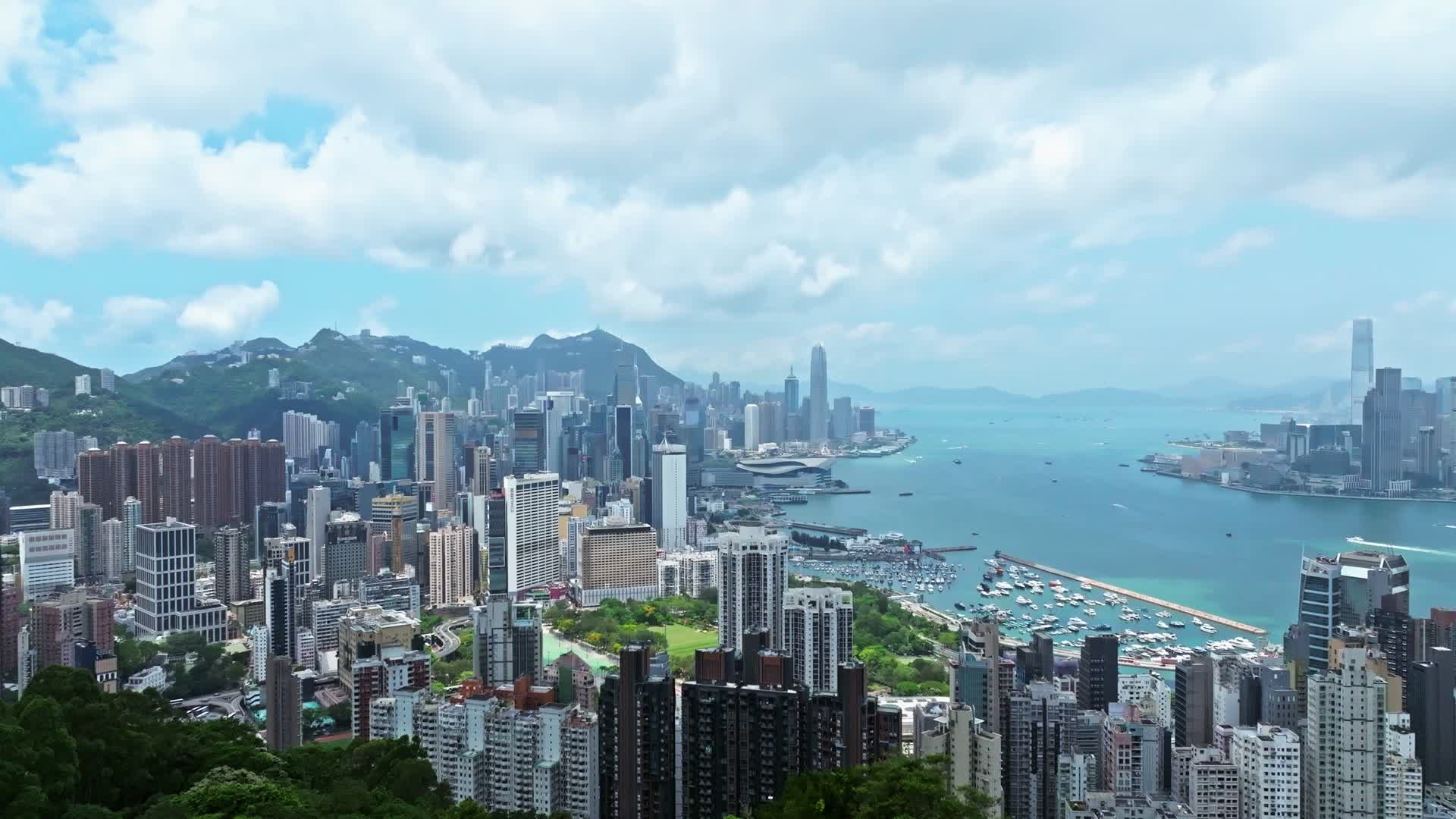 香港宝马山顺光白天航拍视频合集视频的预览图