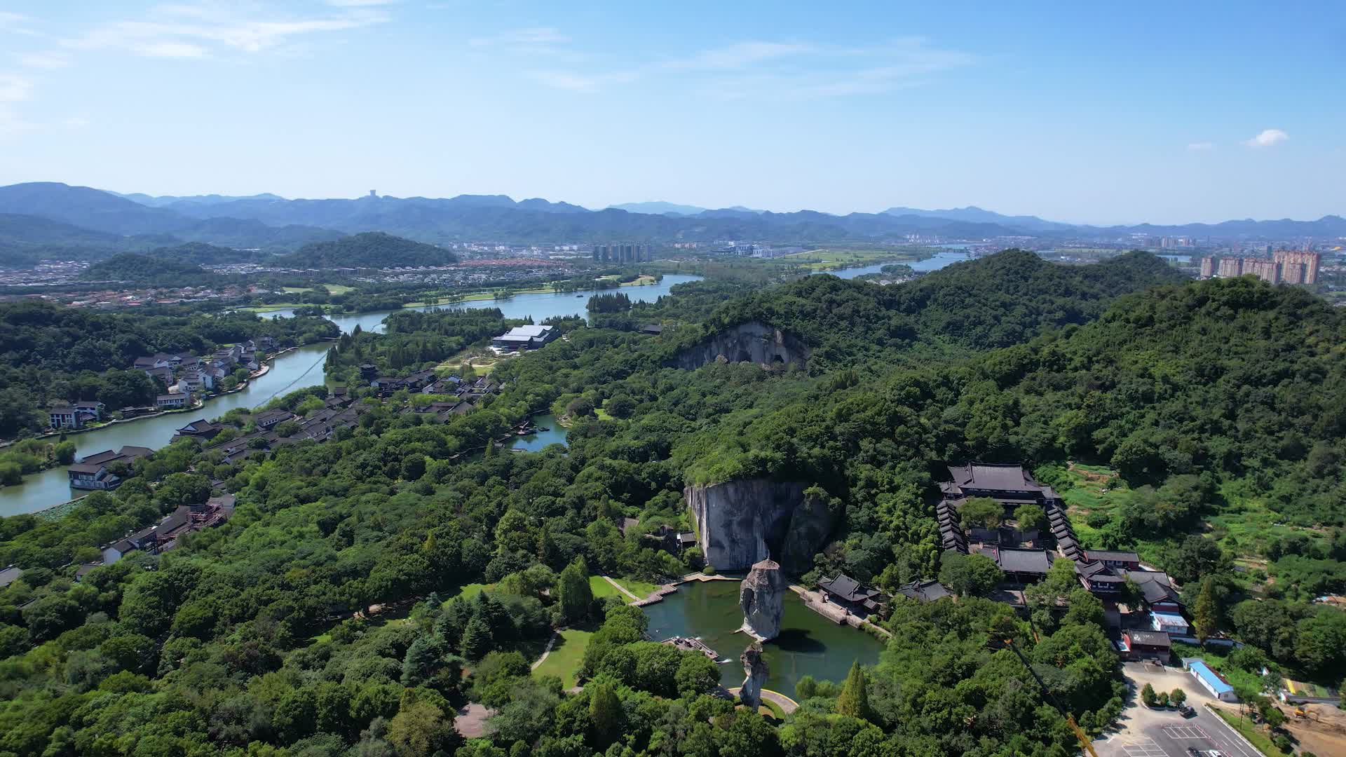 航拍绍兴柯岩鲁镇景区江南水乡视频视频的预览图