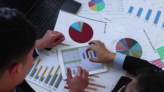财务管理和市场分析统计视频的预览图